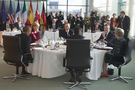 18/11/2016. Rajoy viaja a Berlín. El presidente del Gobierno, Mariano Rajoy, junto a la canciller alemana, Angela Merkel, el presidente fran...